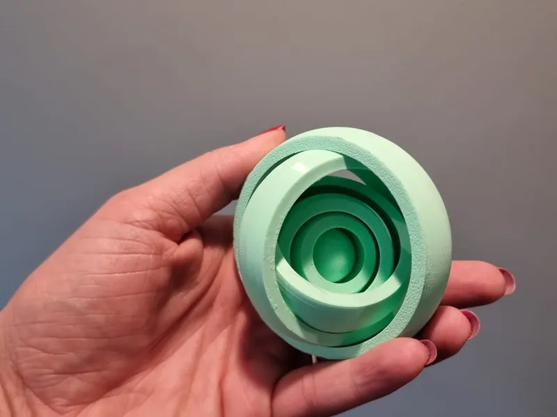 Gyroid fidget-spinner