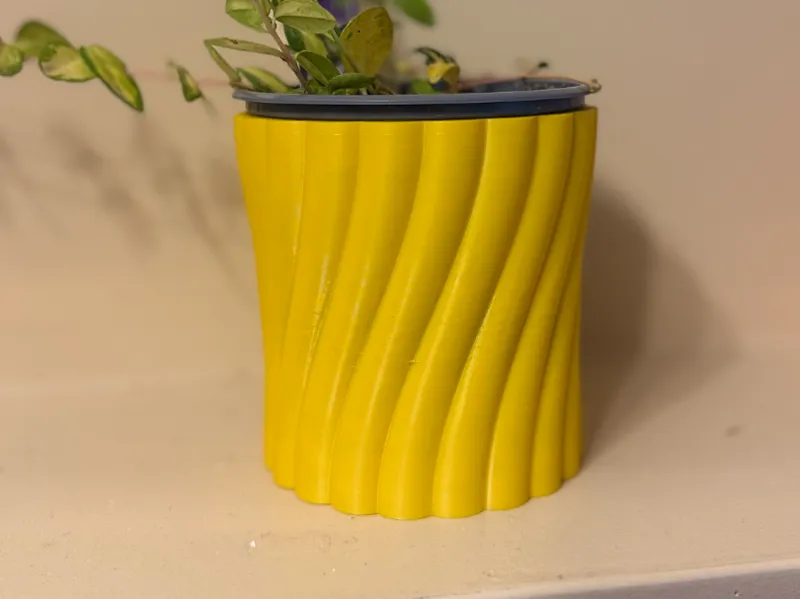 Twisted Plant Pot