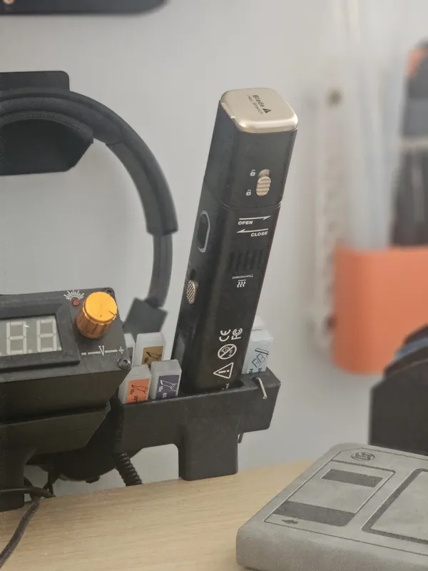 Ultrasonic cutter holder with table clamp