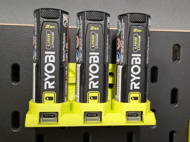 Skadis Ryobi USB battery Mount.step