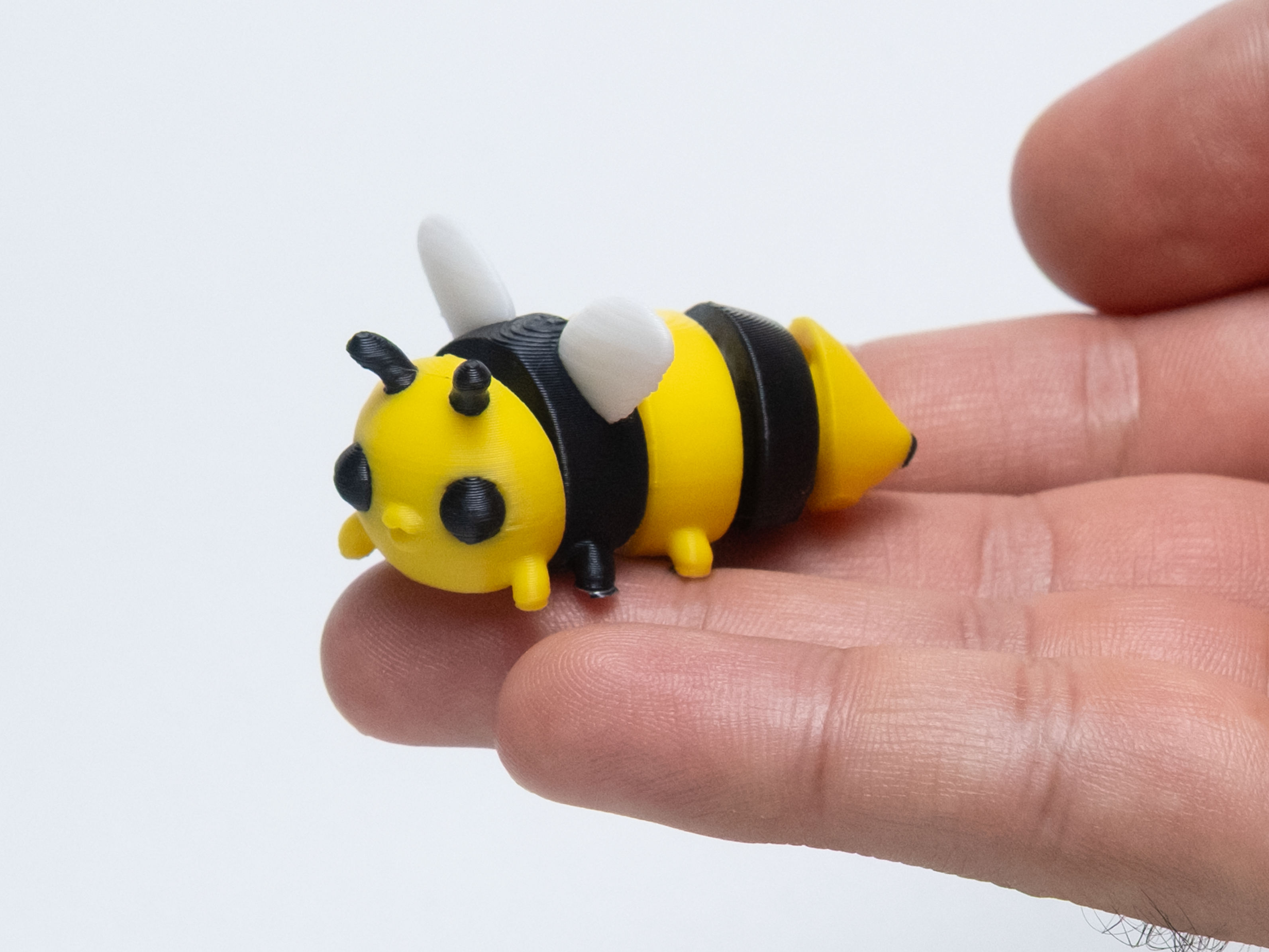 Miniatura 2 do modelo 3D Articulated Bee