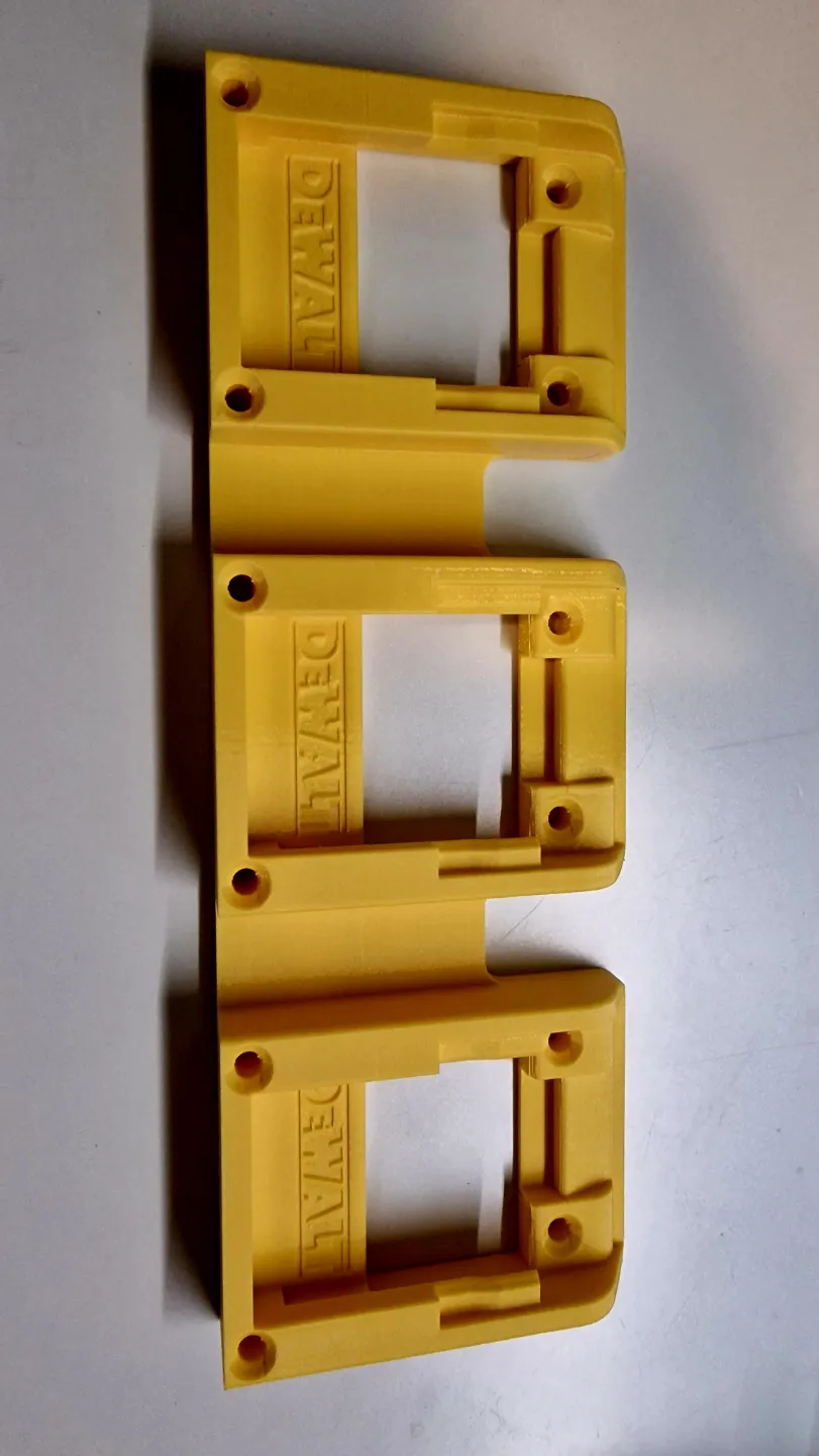 Dewalt triple battery holder view 4