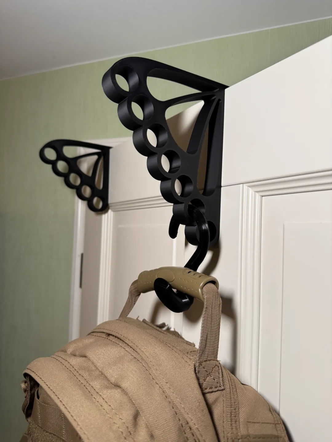 Door hook for 7 clothes hangers view 2