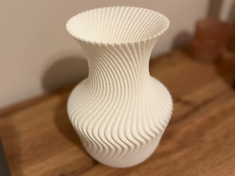 Vaso moderno con texture unica