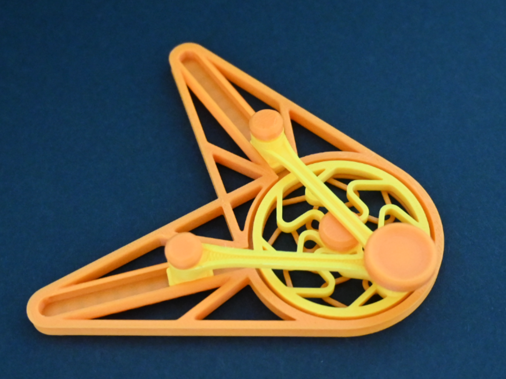 Double piston engine fidget
