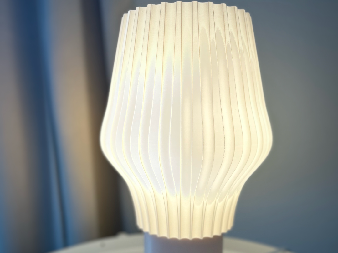 Lamp in a shell pattern