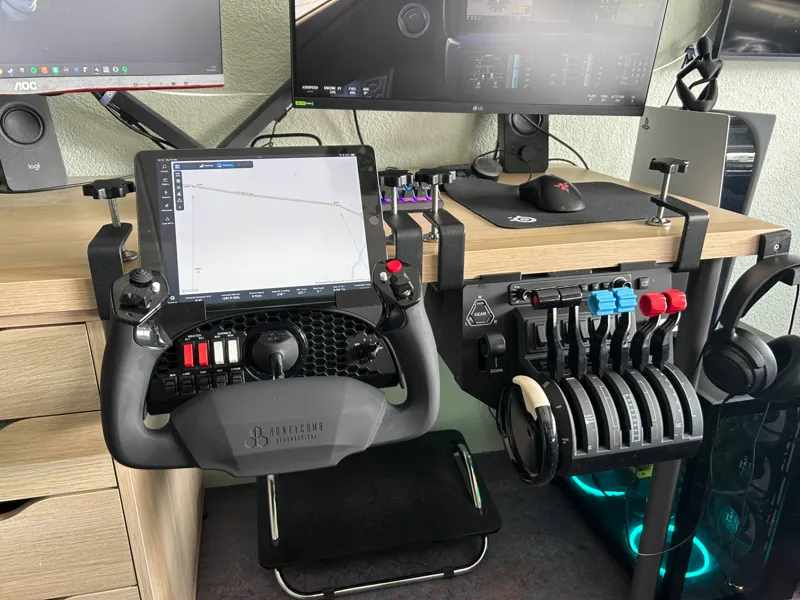 Honeycomb Alpha/Bravo desk mount with Ipad mount