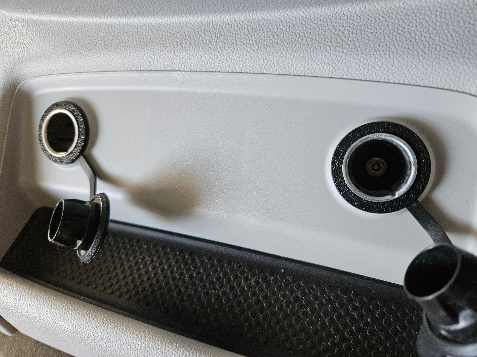 Dodge\Chrysler\Jeep 12 Volt Outlet Repair