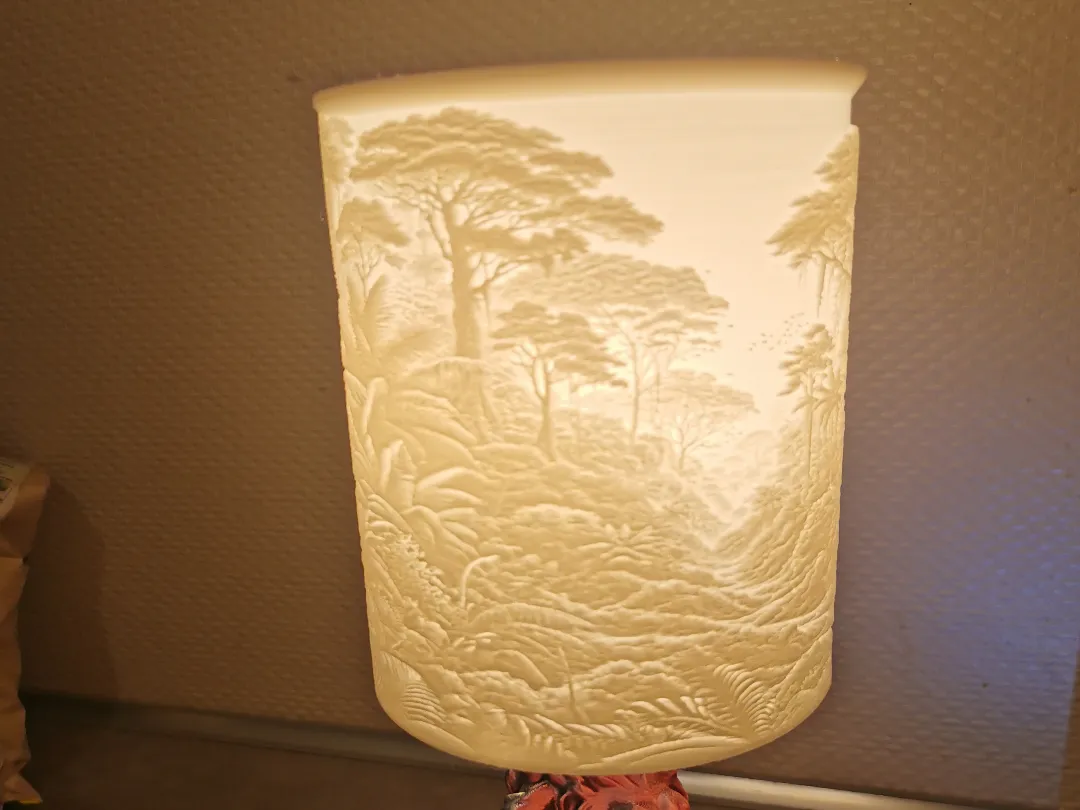 Lampe lion à abat-jour lithophanie