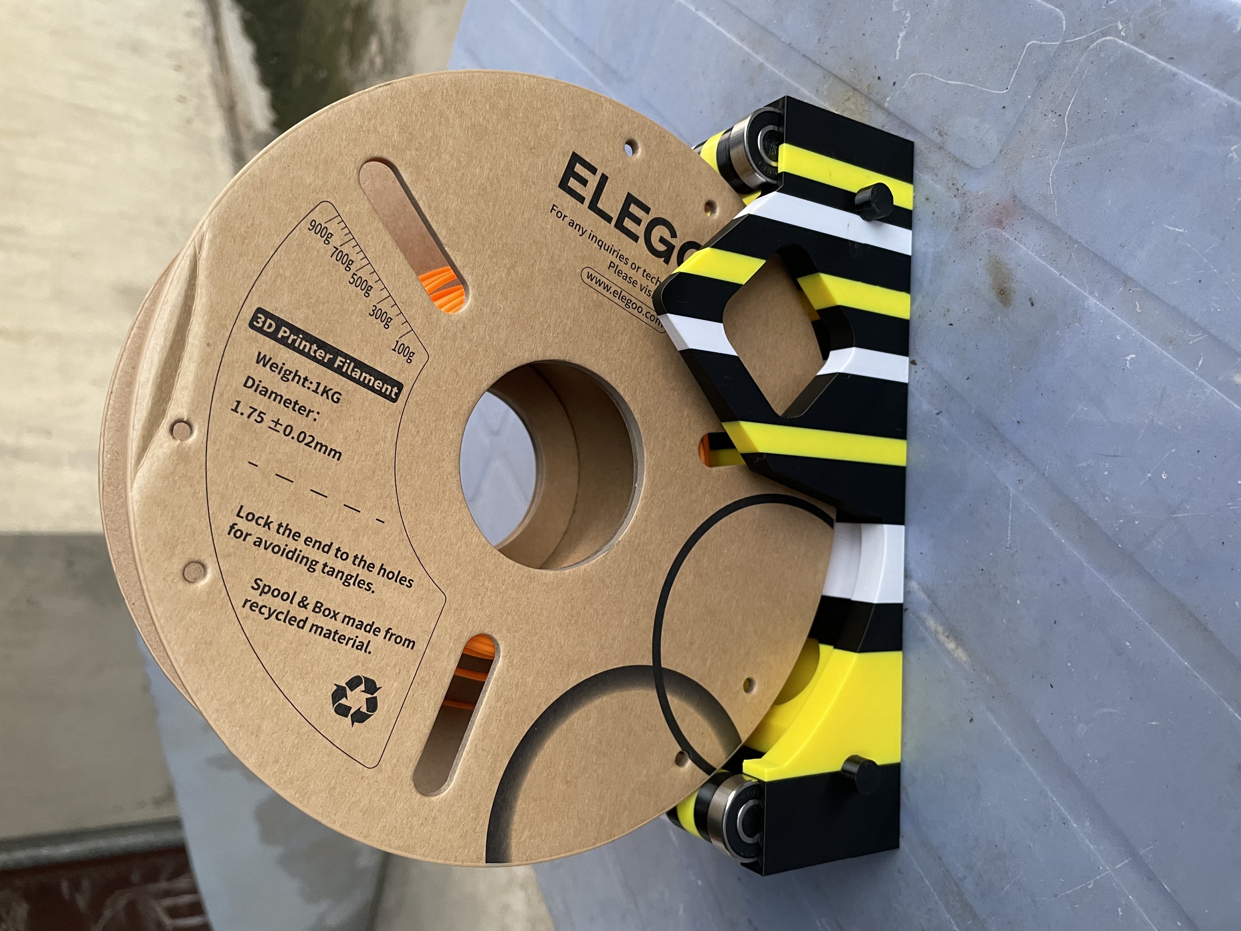 Miniatura 2 do modelo 3D Modular Filament Spool Roller