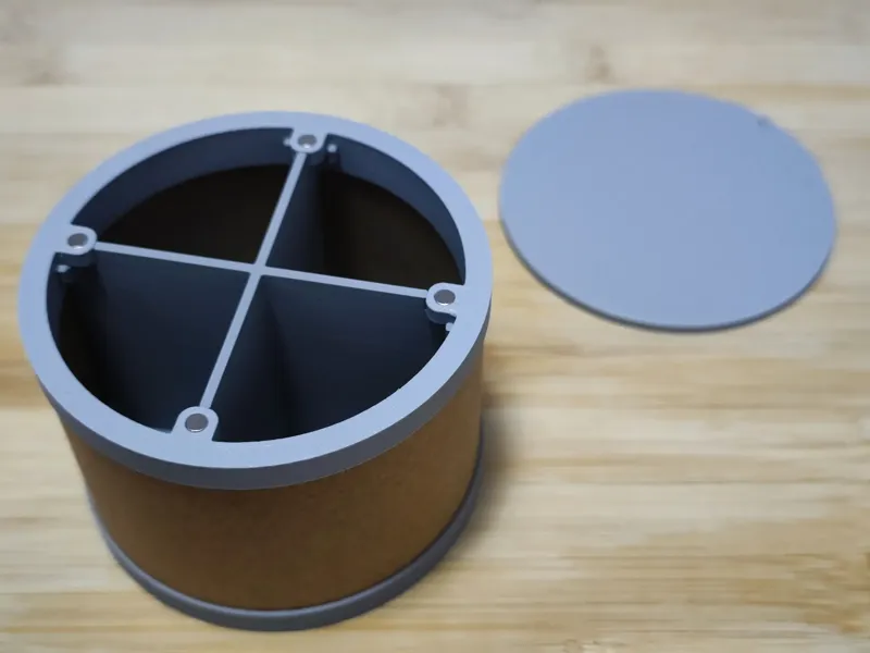 Bamulab spool cardboard container -- with divider