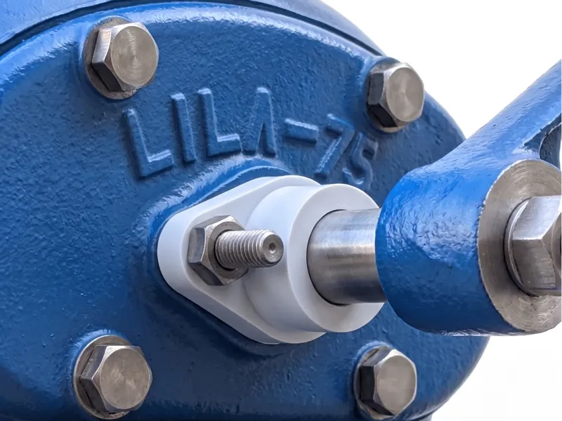 LILA 75 Hand Pump - Gland Cover Replacement