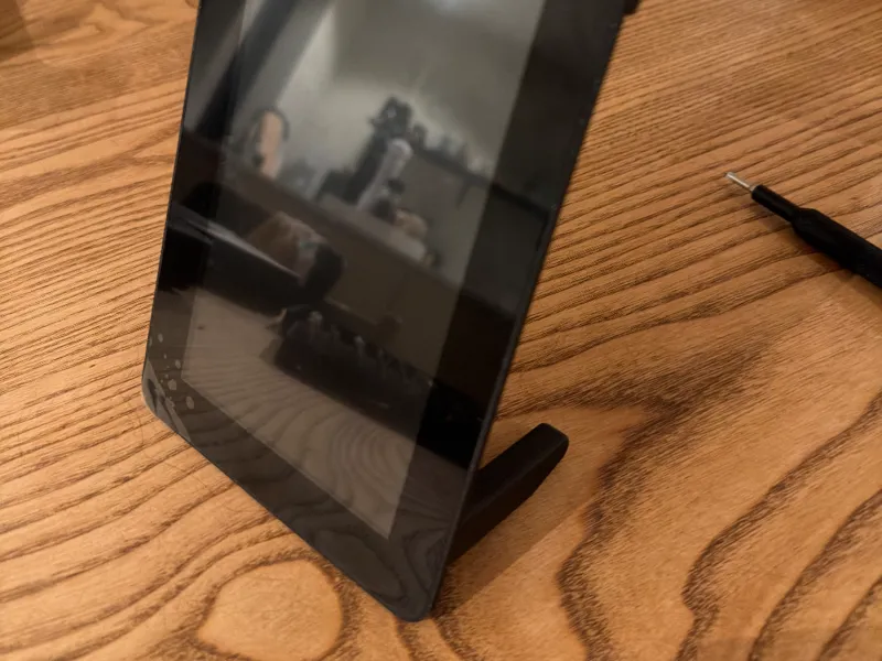 Raspberry Pi 7" Display 2 - Angled Portrait Stand