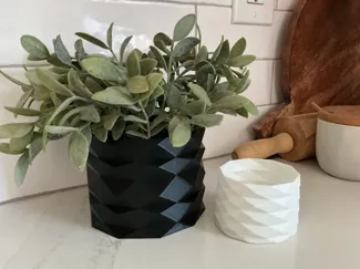 Plant Pot (Low Poly)