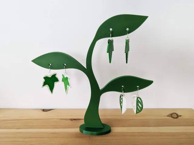 Tree-shaped earrings stand