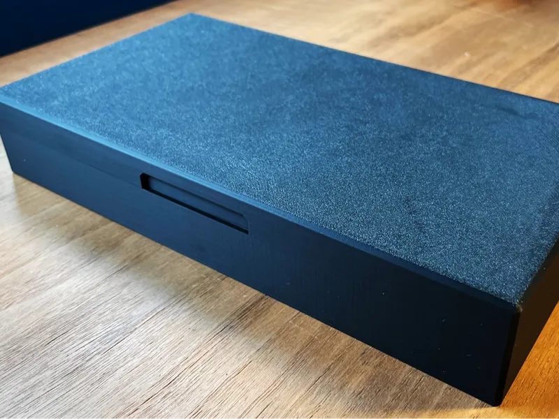 Enveloppe or memento box to fit a safe deposit box