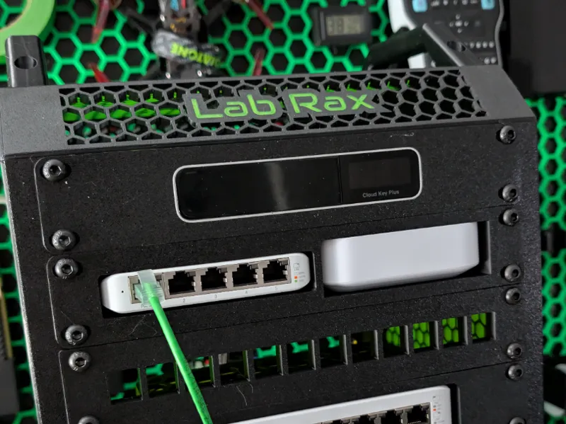 1U 10in Rack Insert for Unifi Cloud Key Plus Gen 2