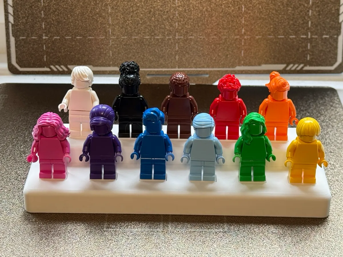 Brick Minifigure Desk Display