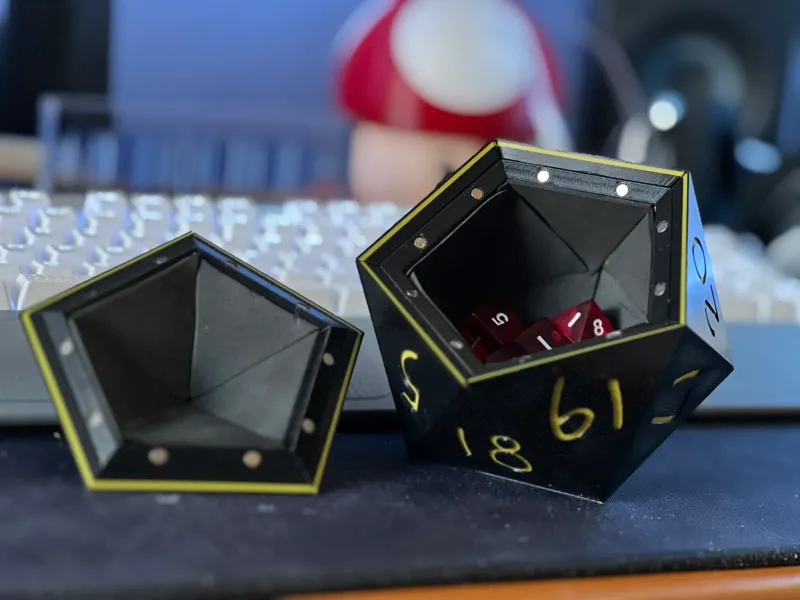 Icosahedron D20 Dice Container 