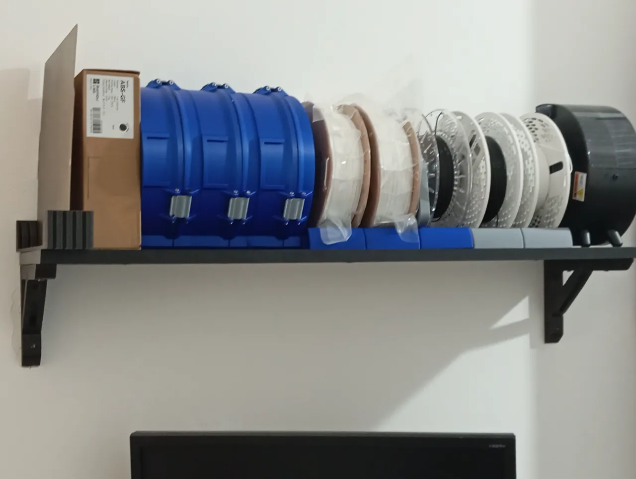 Heavy duty wall bracket view 2