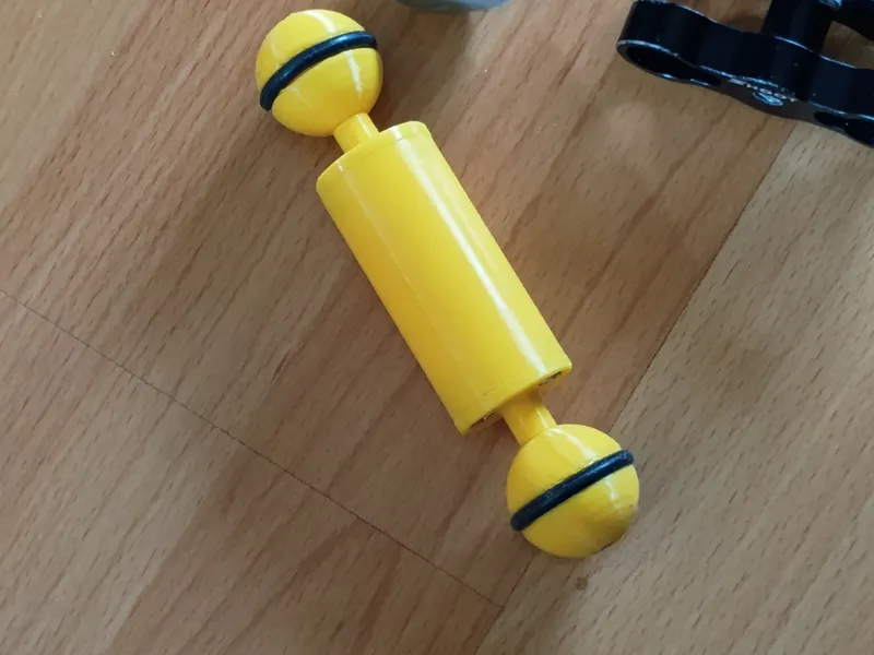 Underwater lighting extension arm