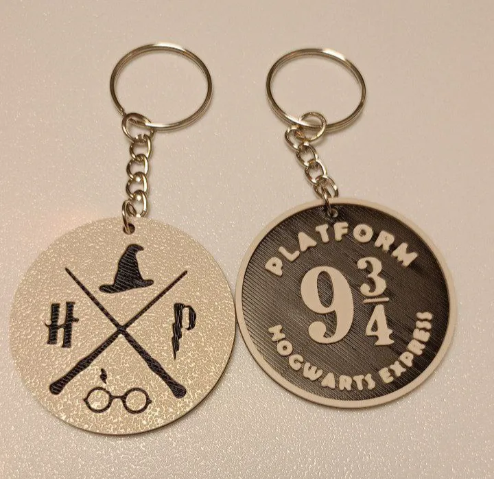 Platform 9¾ keychain