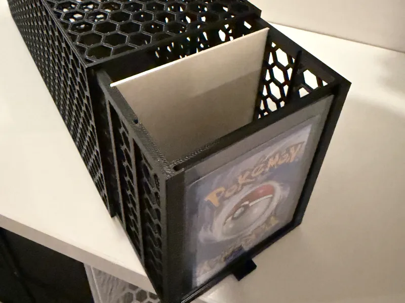 Drawer with devider for toploaders