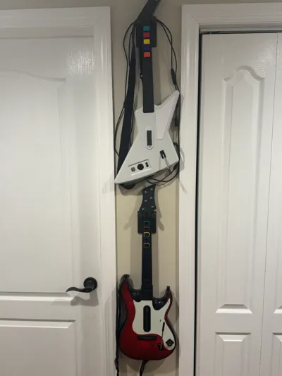 Guitar hero wall hanger