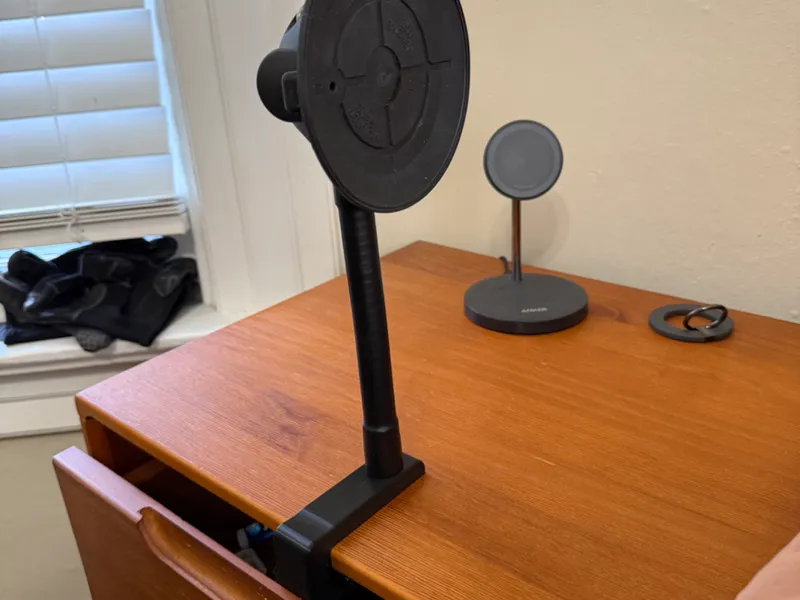 iPad Night Stand clip for 1/4-20 accessory
