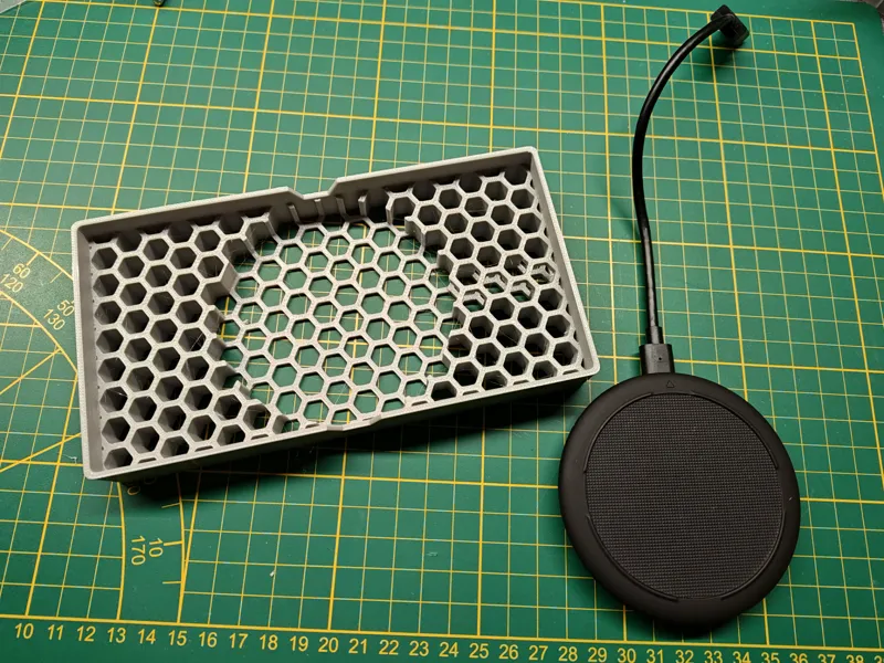 Honeycomb Ventilated Wireless Charging Stand