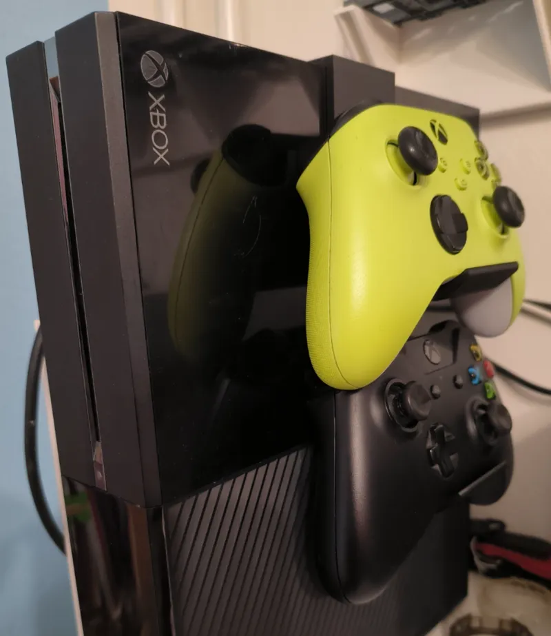 xbox one conroller holder