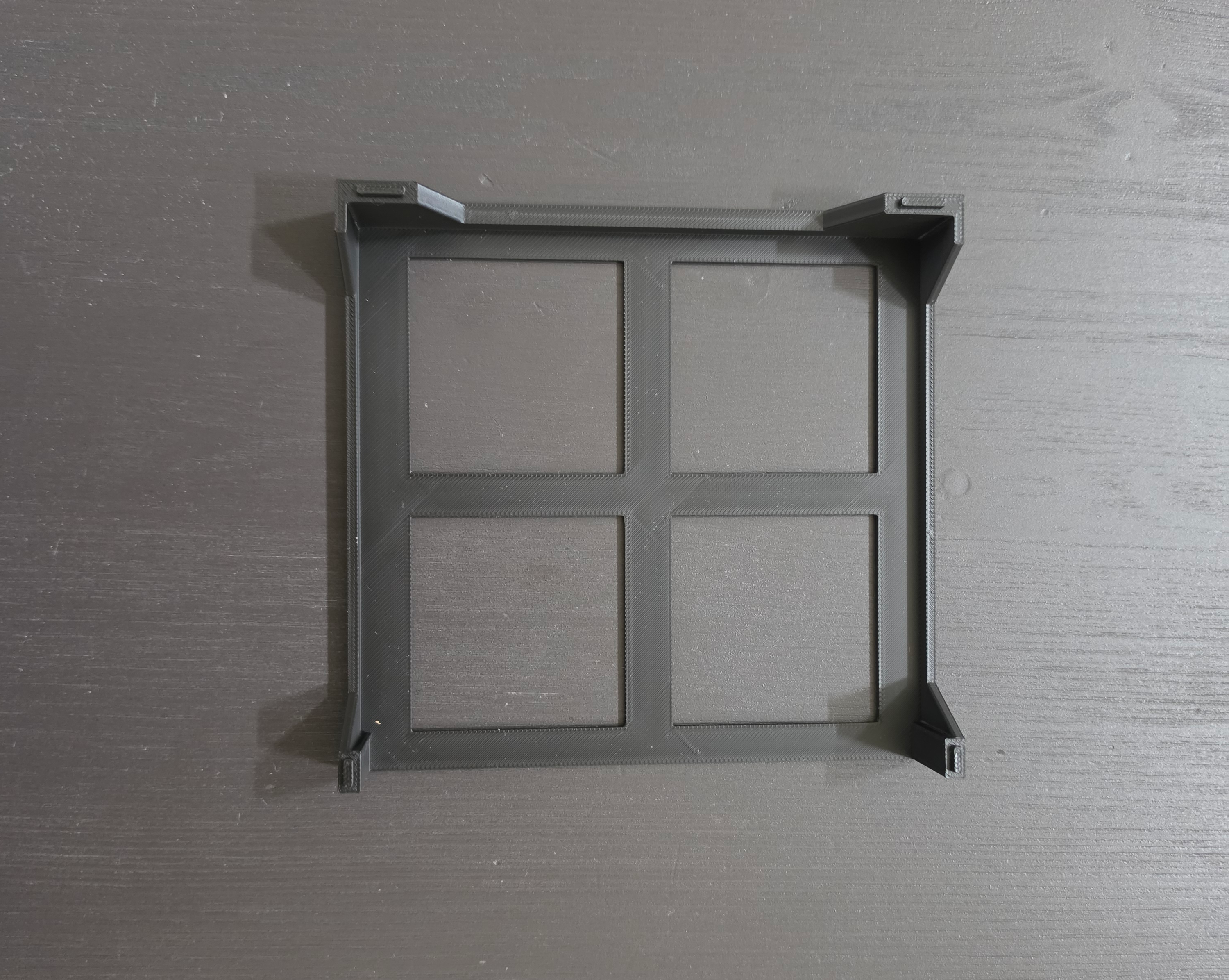 Miniatura 1 do modelo 3D Stackable Vertical DS/3DS Game Case Holder
