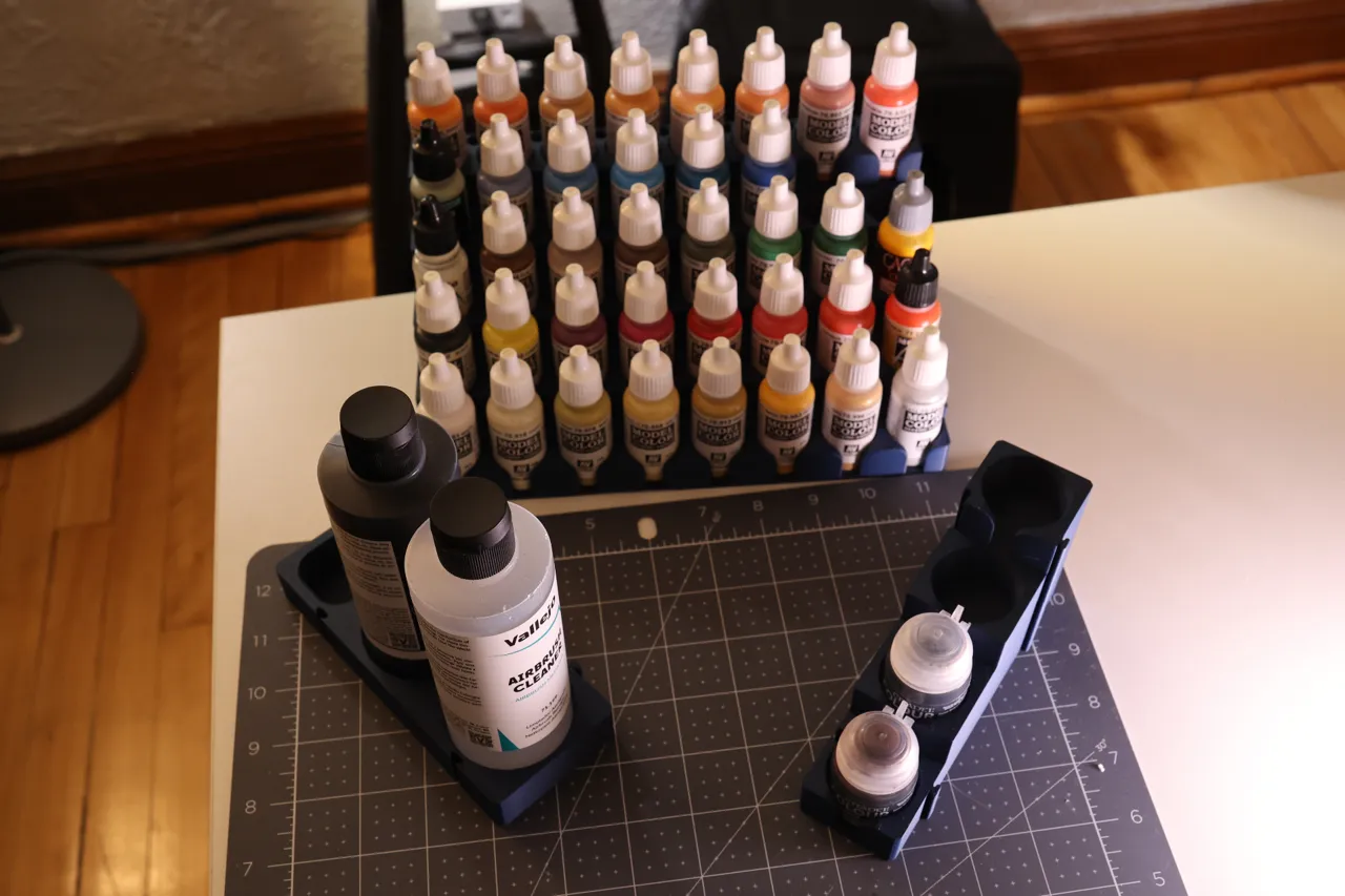 Vallejo / Citadel modular Paint rack view 3