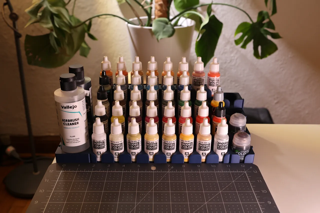 Vallejo / Citadel modular Paint rack view 2