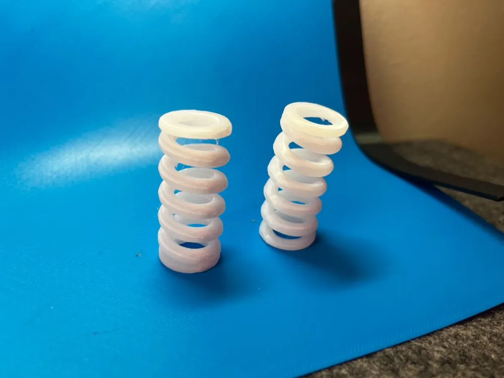 3D Printed Spring (PLA & TPU Versions) by 3dtiskCech MakerWorld ...