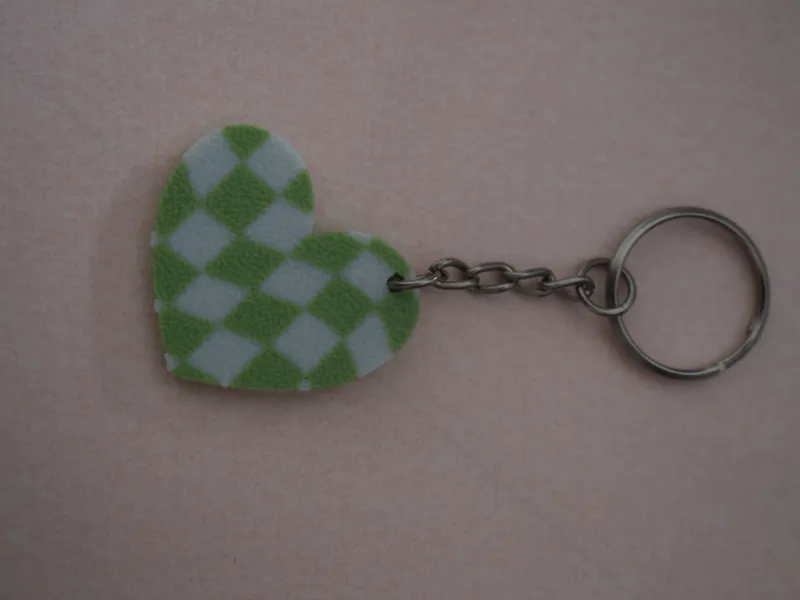 Keychain checkered heart