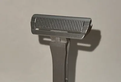 Proof Whiskey Razor Upright Stand