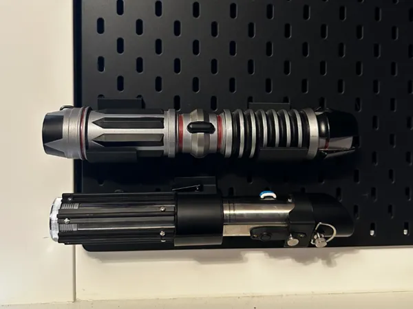 Support sabre laser pour panneau Skådis