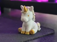Chibi Unicorn – Magische Schreibtisch-Begleitung
