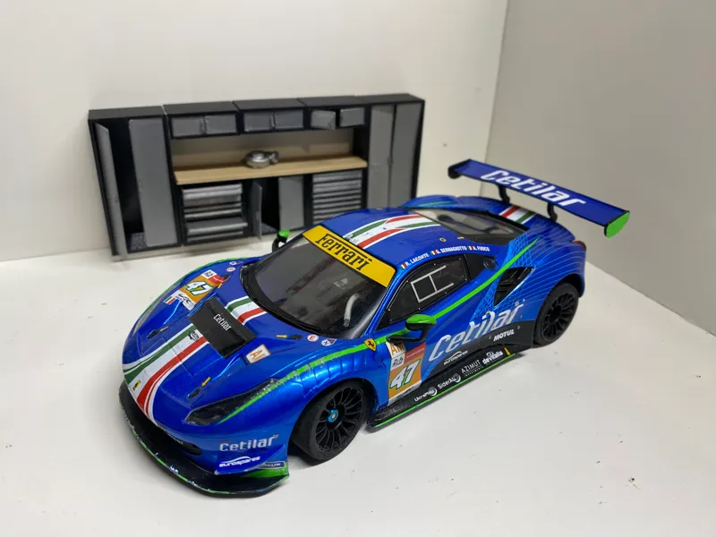 scale garage - working doors and drawers 
