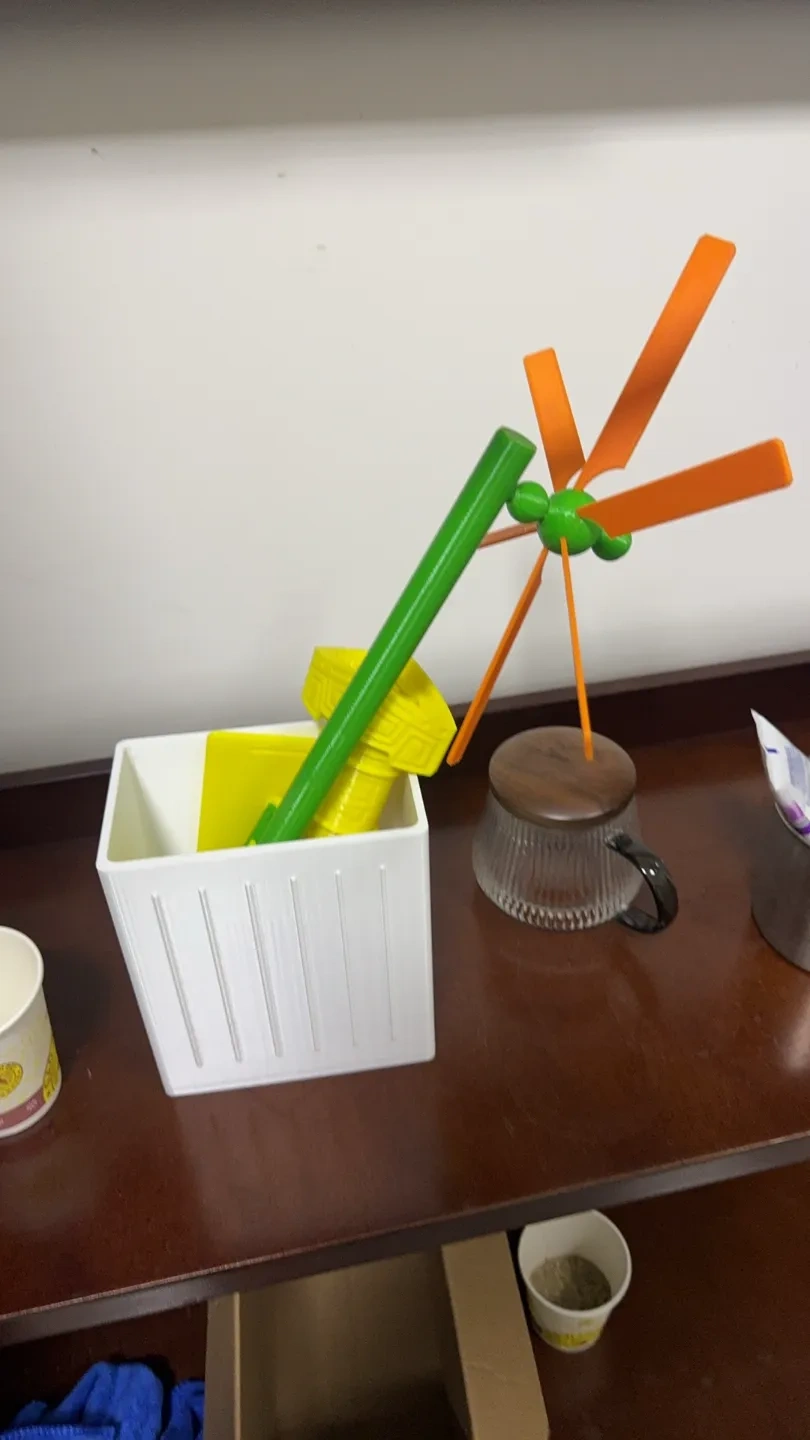 Miniatura 2 do modelo 3D 手持风车 小时候的模样