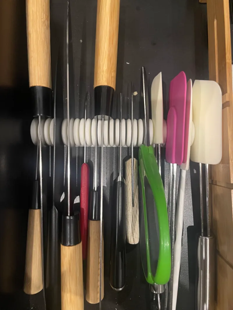 Kitchen knife organizer