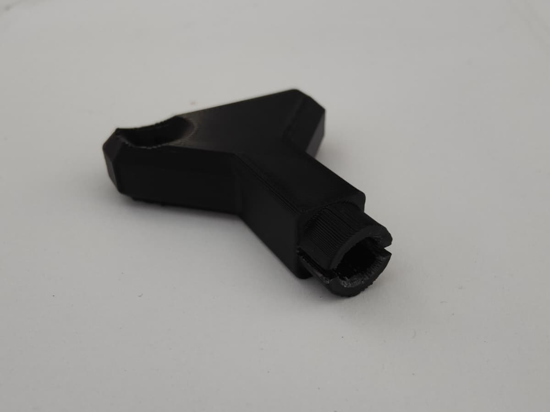 Daimler key for cabinet