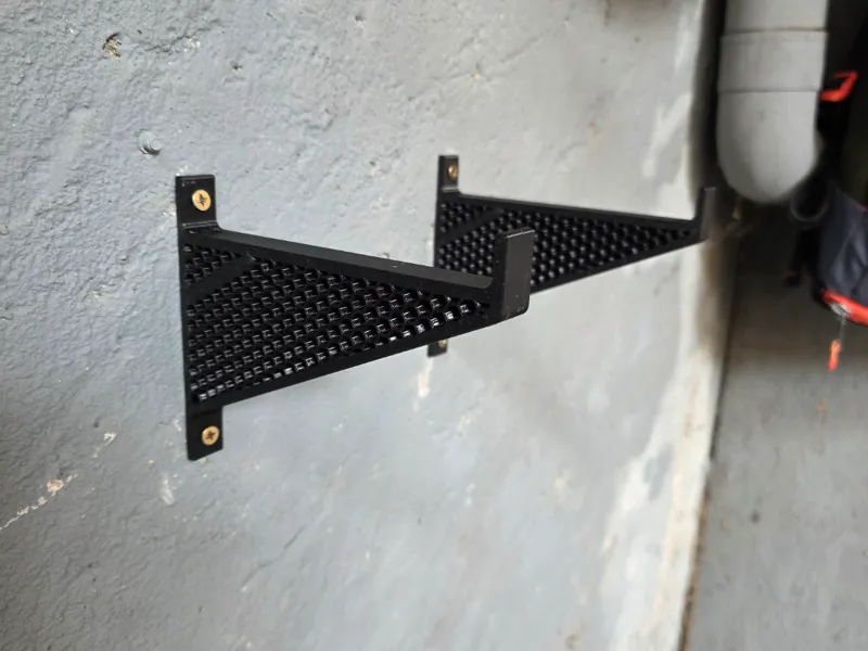 Sturdy and strong hanger / hook