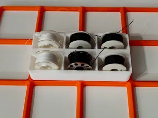 Sewing machine bobbin spool Gridfinity bin