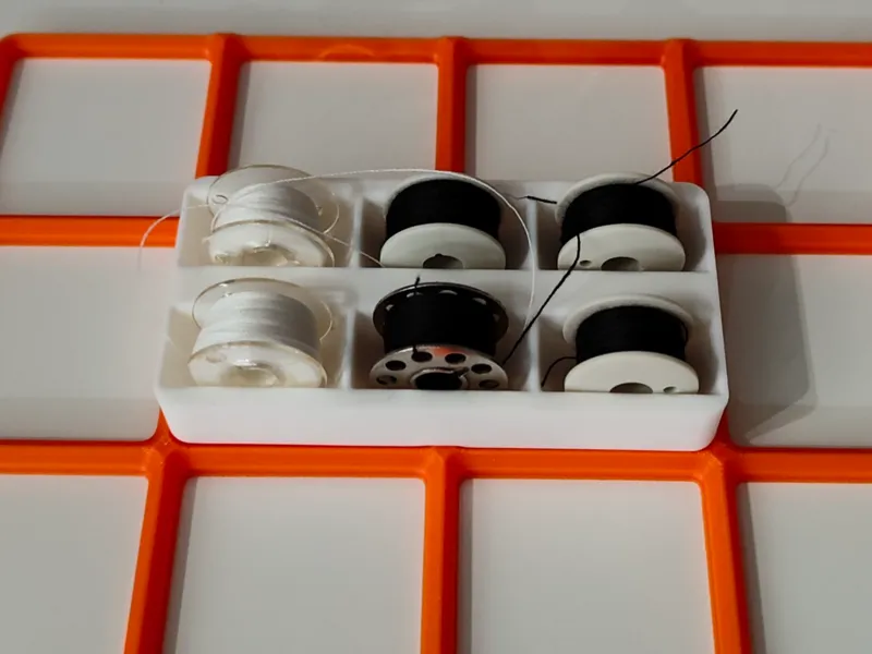 Sewing machine bobbin spool Gridfinity bin