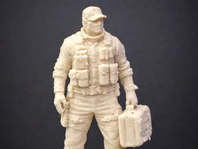 Medic – Pandemic (4cm Miniature)