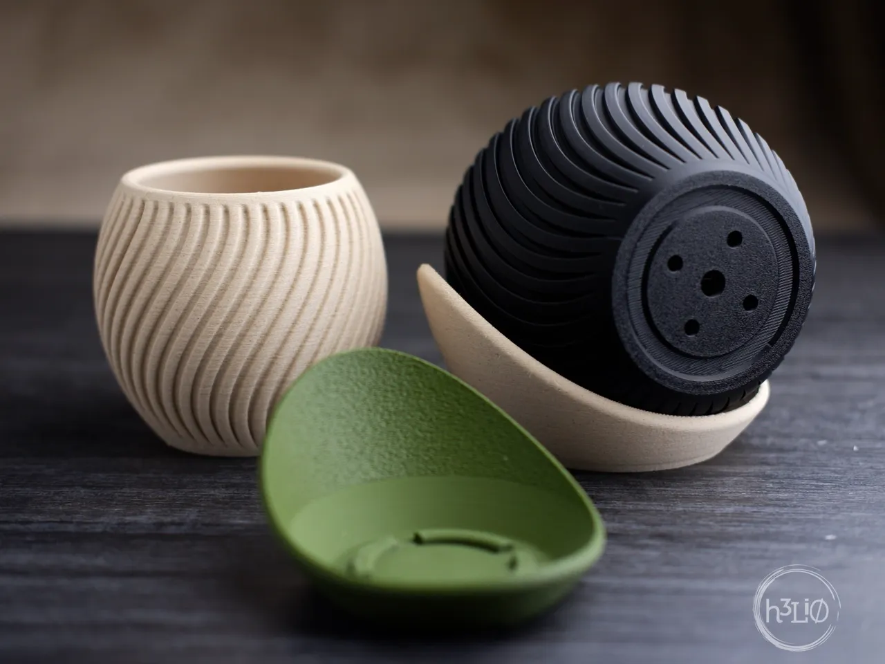 wavy planter · wrap around plate view 4