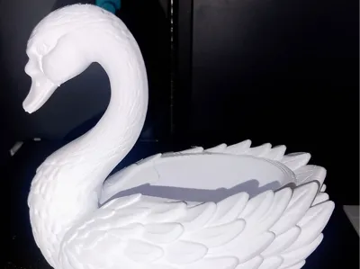 Elegant swan planter