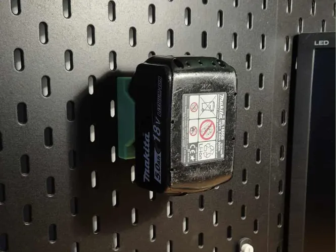 Makita Battery Holder Skådis